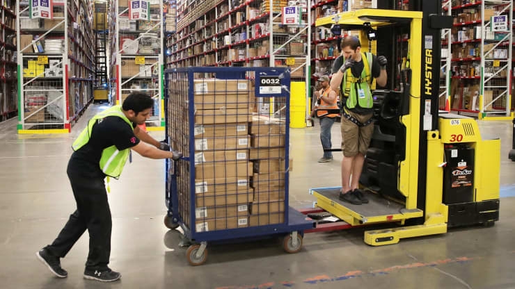 Amazon chi trả 100% học phí đại học cho nhân viên làm việc theo giờ