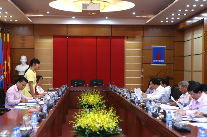 thuong truc dang uy tap doan lam viec voi cac to chuc doan the va hoi dau khi viet nam