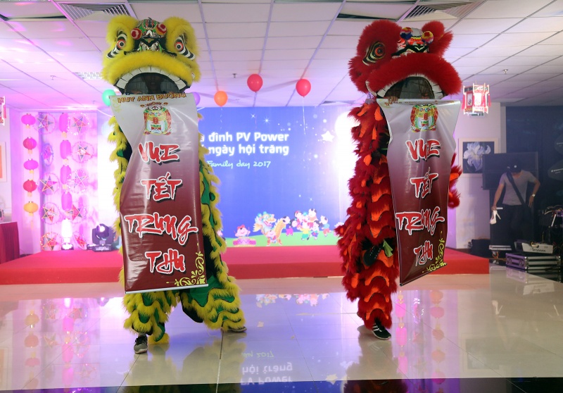 gia dinh pv power vui ngay hoi trang