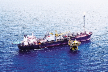 PVEP POC cấp cứu ngư dân gặp nạn gần vùng mỏ Sông Đốc