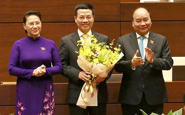 ong nguyen manh hung duoc phe chuan bo truong bo thong tin va truyen thong