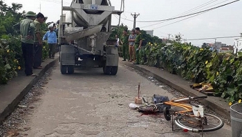 Bé 10 tuổi tử vong trên đường đến trường sau va chạm với xe bồn