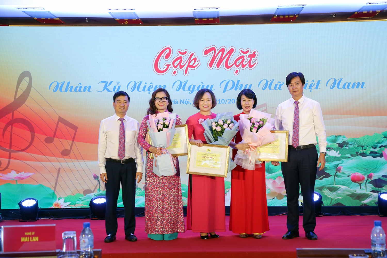 cong doan co quan tap doan dau khi viet nam gap mat nu can bo nguoi lao dong nhan dip 2010