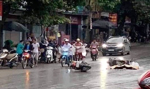 va cham giua 2 xe may mot nguoi bi xe bon can tu vong