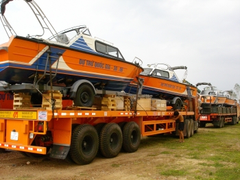 Khẩn trương xuất cấp trang thiết bị dự trữ hỗ trợ miền Trung ứng phó với bão lũ