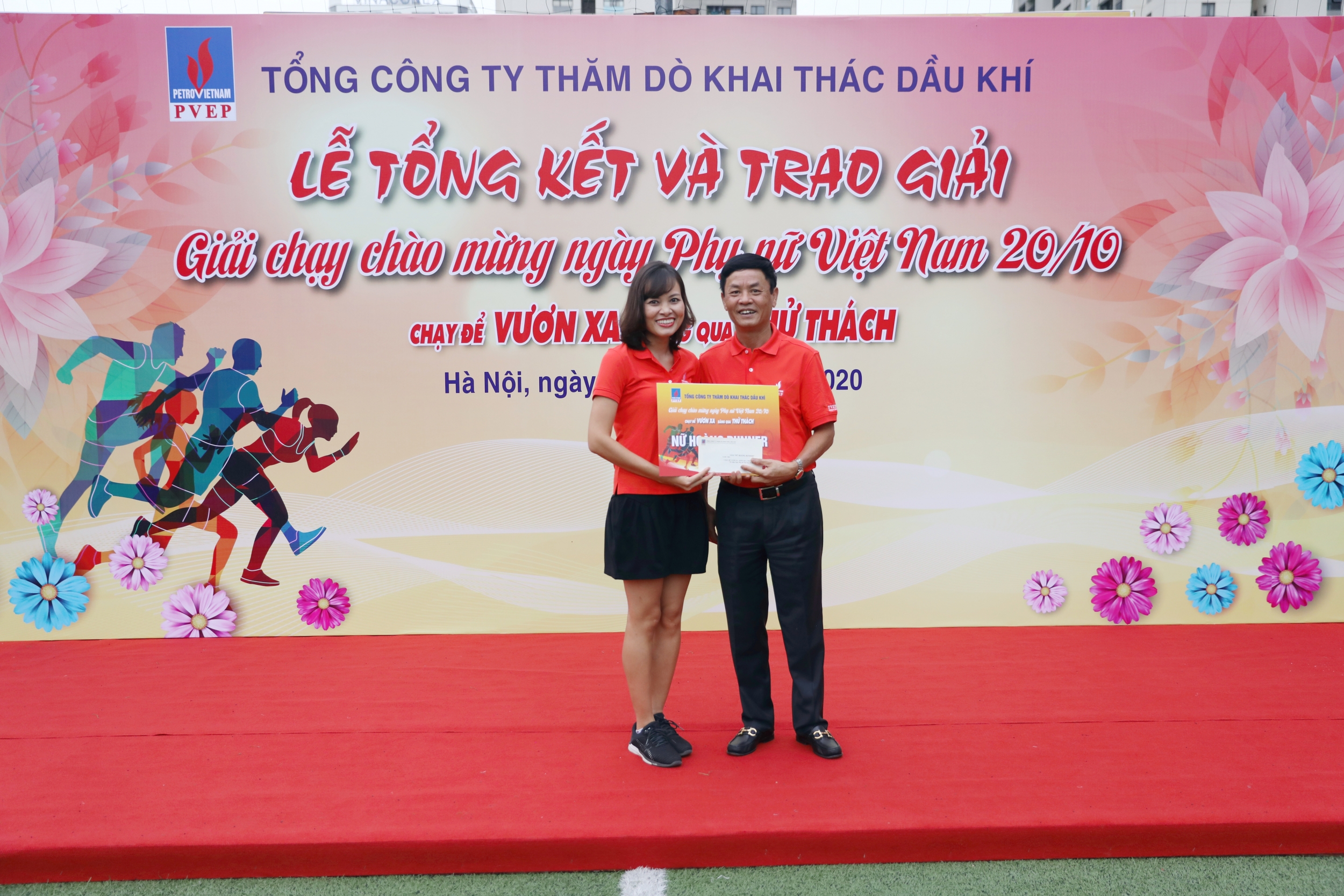 hanh-trinh-vuot-len-chinh-minh-xa-hon-mot-vong-trai-dat