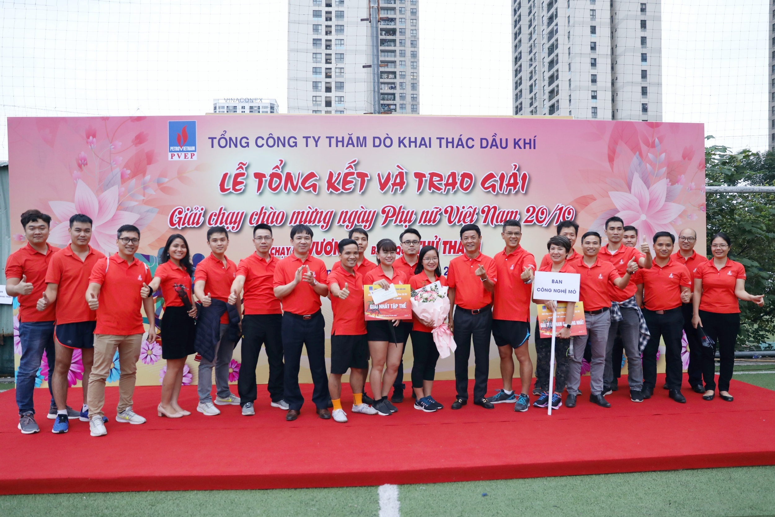 hanh-trinh-vuot-len-chinh-minh-xa-hon-mot-vong-trai-dat-2