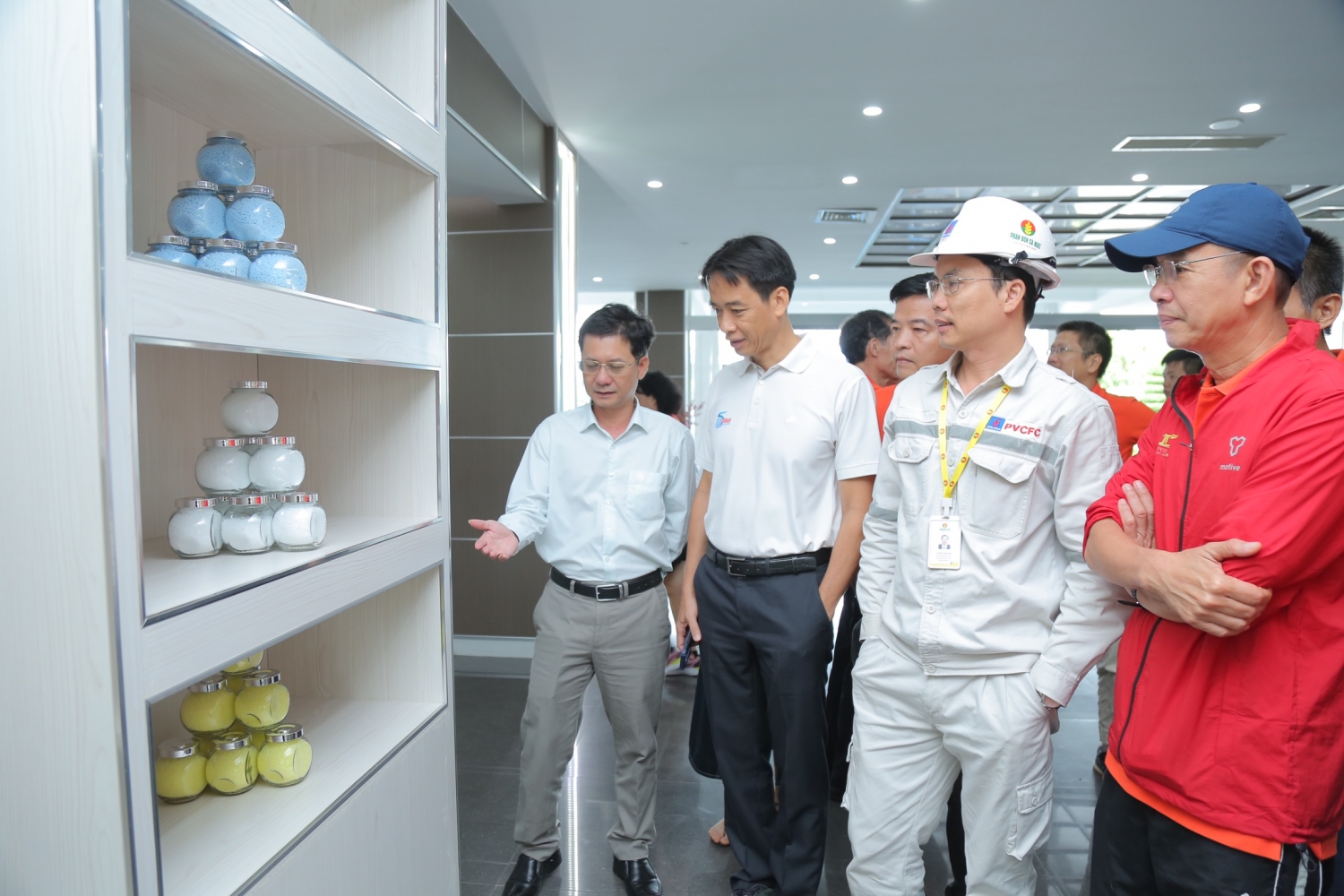 Đoàn công tác của PVEP thăm và làm việc tại Nhà máy Đạm Cà Mau