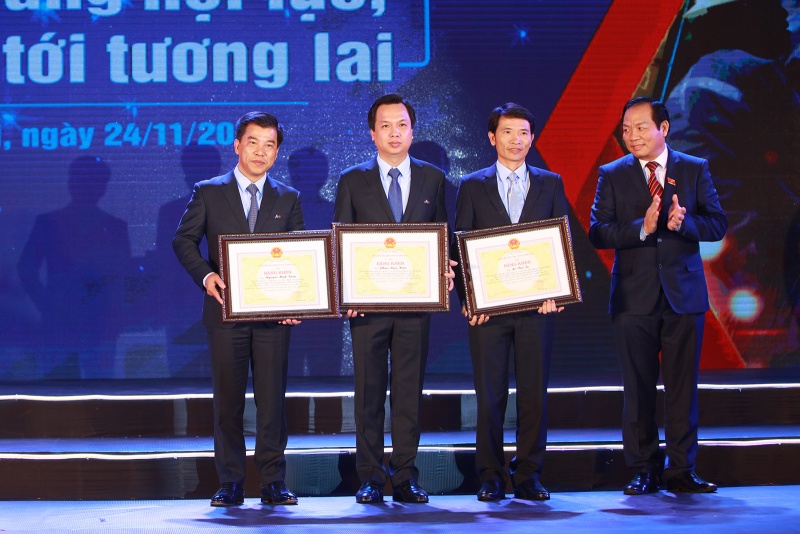 vung vang noi luc huong toi tuong lai