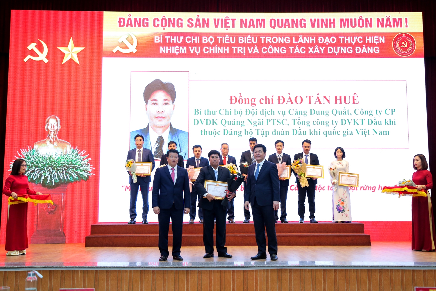 Tuyên dương 13 cá nhân, Bí thư chi bộ Dầu khí tiêu biểu trong học tập và làm theo Bác