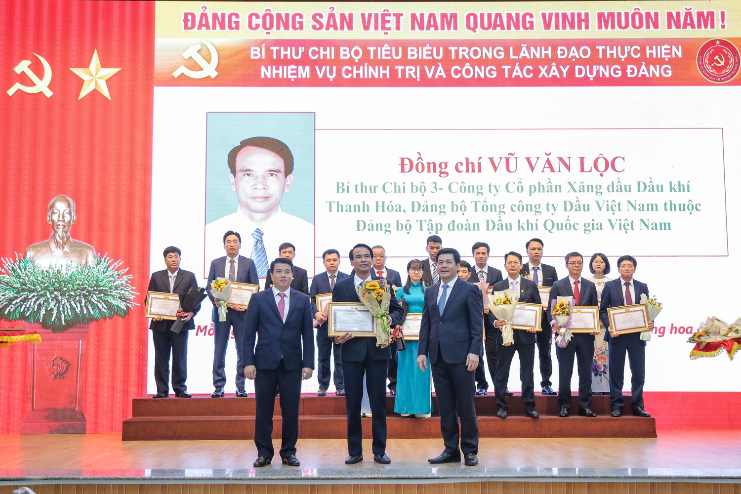 Tuyên dương 13 cá nhân, Bí thư chi bộ Dầu khí tiêu biểu trong học tập và làm theo Bác