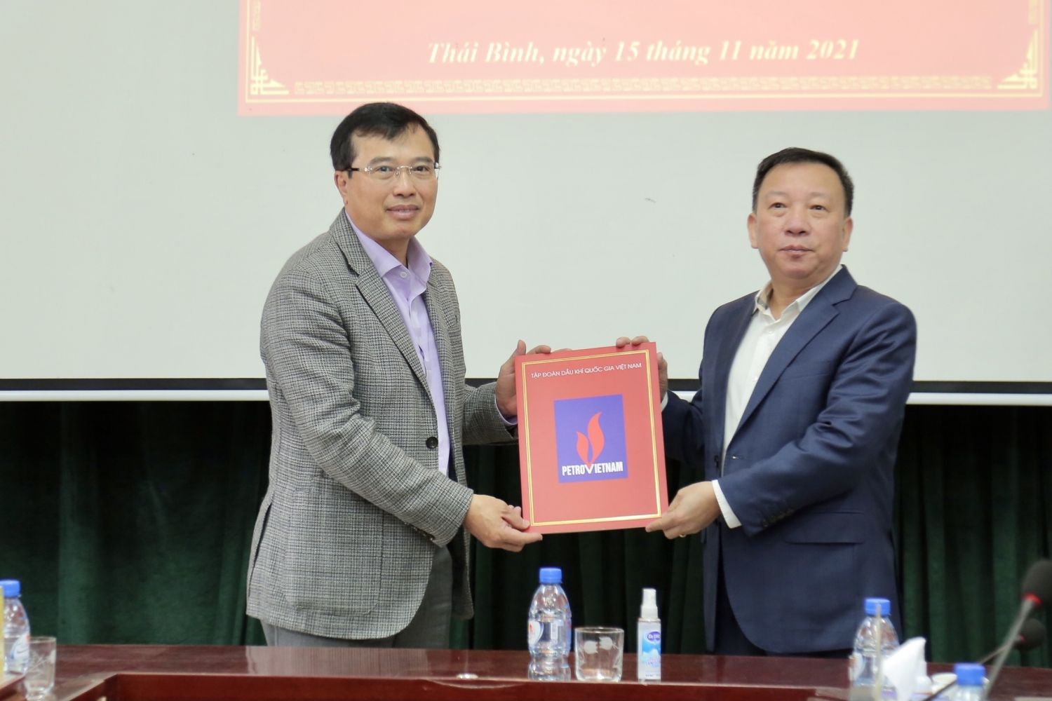 Lễ công bố và trao quyết định Trưởng Ban QLDA ĐLDK Thái Bình
