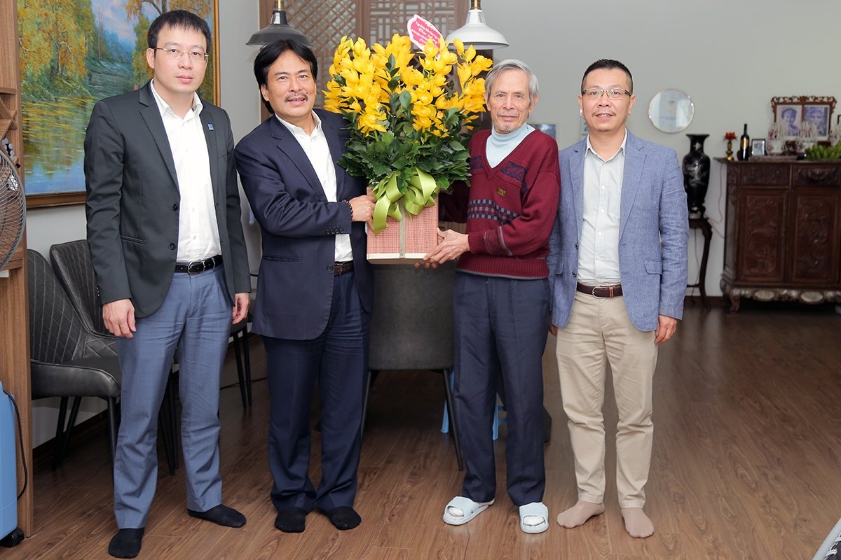 Petrovietnam thăm hỏi, tri ân các thế hệ lãnh đạo, cán bộ ngành Dầu khí