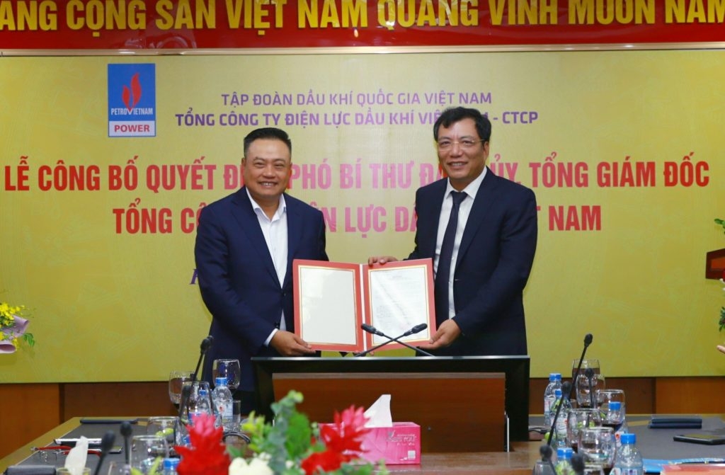 le cong bo quyet dinh pho bi thu dang uy tong giam doc pv power