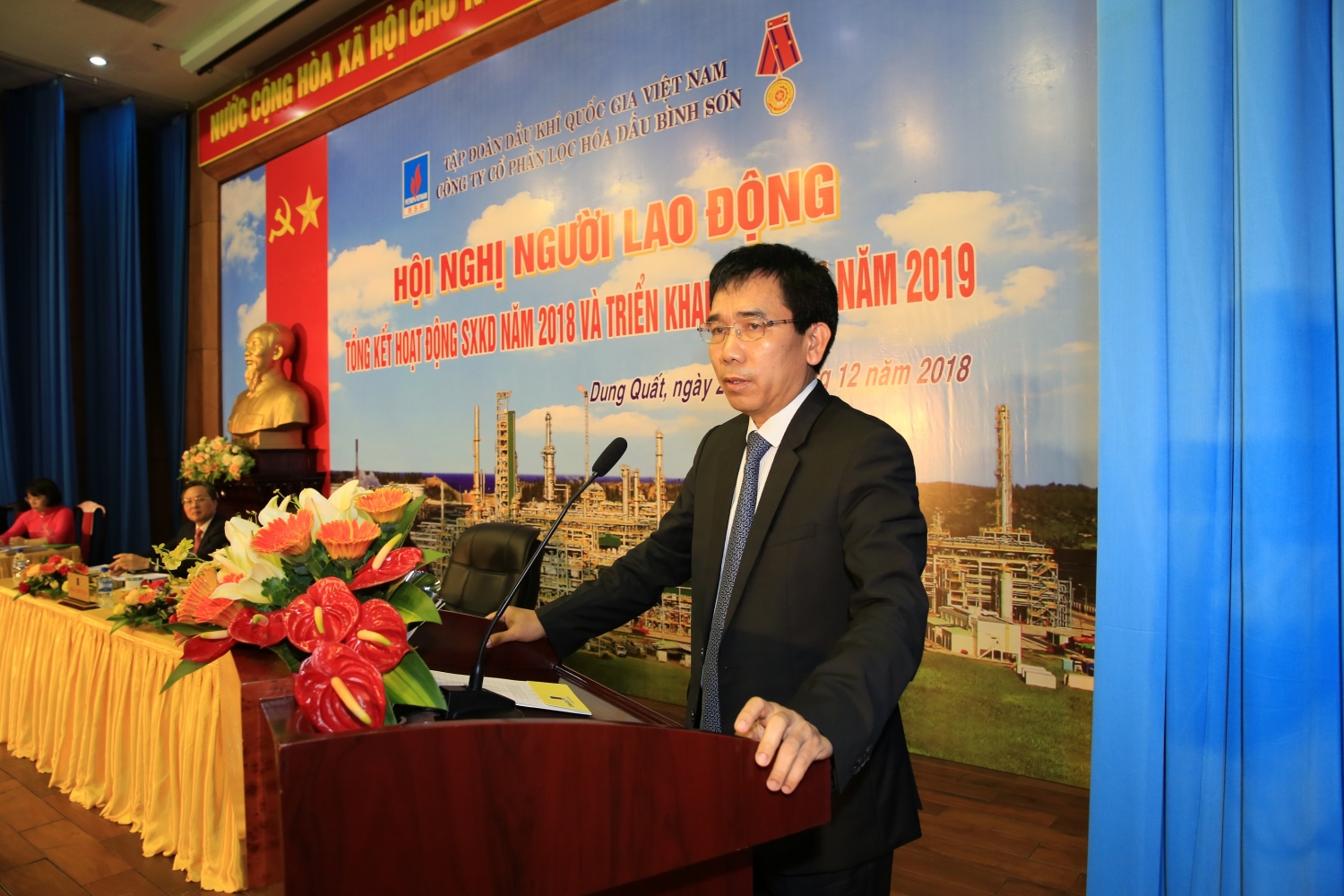 mo rong vi the cua loc hoa dau dung quat