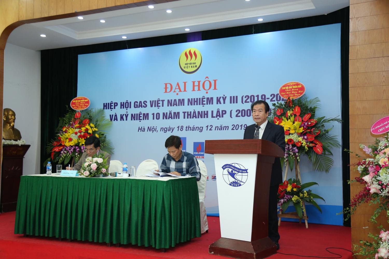 pho tong giam doc pv gas nguyen thanh binh giu chuc chu tich hiep hoi khi viet nam