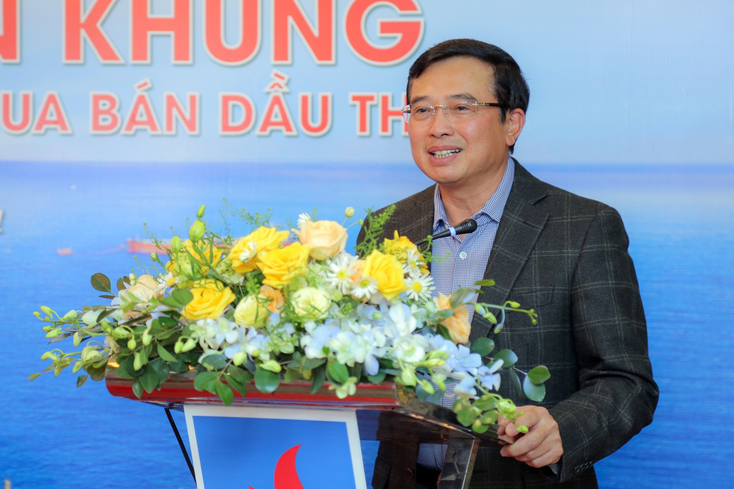 Chủ tịch HĐTV Petrovietnam Hoàng Quốc Vượng chúc mừng PVEP và BSR