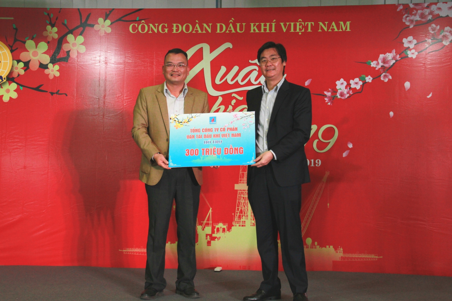 tet sum vay xuan nghia tinh dau khi 2019 ve dich tai ha noi