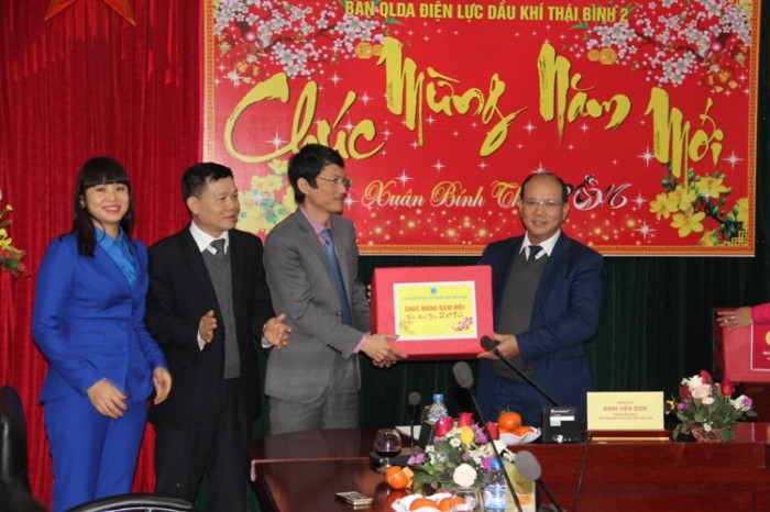 thanh vien hdtv pvn dinh van son chuc tet tai tinh thai binh