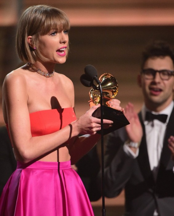 Grammy 2016: Taylor Swift giành giải Album của năm grammy 2016 taylor swift gianh giai album cua nam