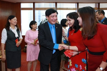 Chủ tịch Tổng LĐLĐVN Bùi Văn Cường thăm và chúc Tết người lao động Dầu khí