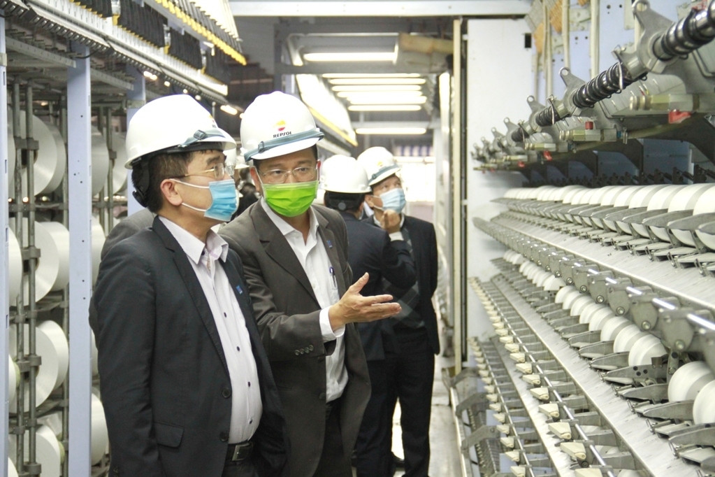 Lãnh đạo Petrovietnam kiểm tra tình hình SXKD tại Nhà máy Xơ sợi Đình Vũ