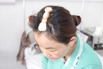Người vợ "giết trộm" được về nhà đưa tang chồng
