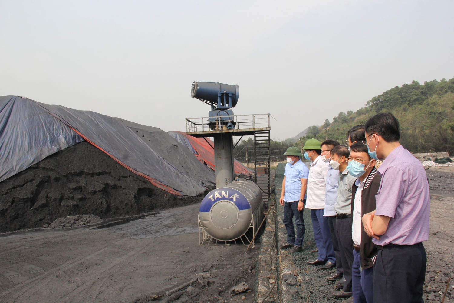Tháo gỡ khó khăn cho các đơn vị ngành than