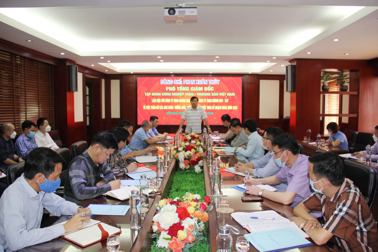 Tháo gỡ khó khăn cho các đơn vị ngành than