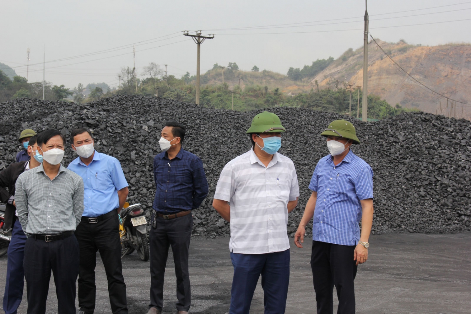 Tháo gỡ khó khăn cho các đơn vị ngành than