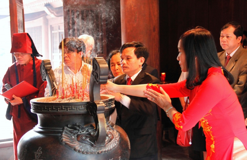 le tuyen duong va trao thuong hoc sinh gioi quoc gia mon lich su tai van mieu