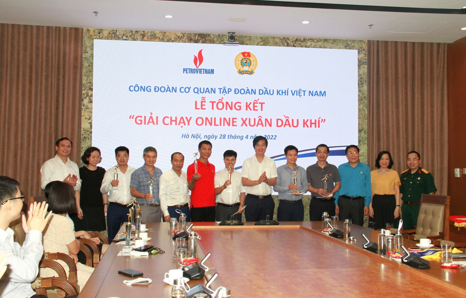 Công đoàn Cơ quan Tập đoàn tổng kết Giải chạy bộ online 