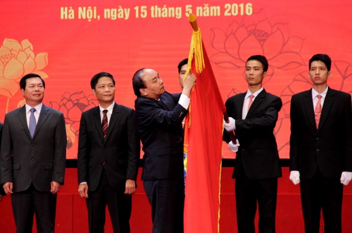 bo cong thuong don nhan huan chuong ho chi minh