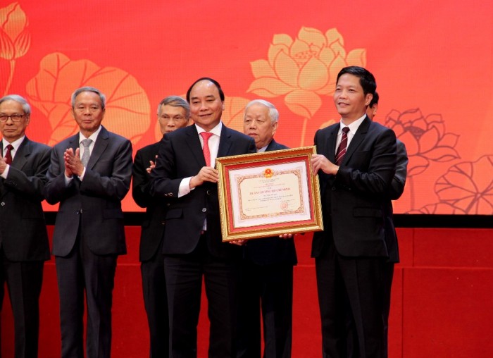 bo cong thuong don nhan huan chuong ho chi minh