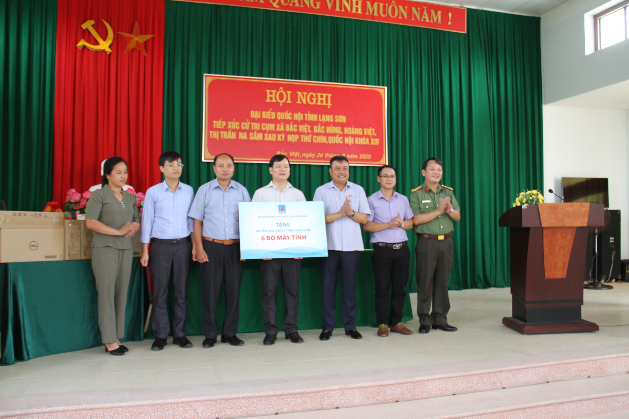 dong chi tran sy thanh tiep xuc cu tri tai huyen van lang lang son