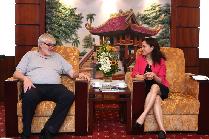 Chủ tịch Công Đoàn CNNL Na Uy thăm Công đoàn DKVN chu tich cong doan cnnl na uy leif sande den tham lam viec voi cong doan dkvn