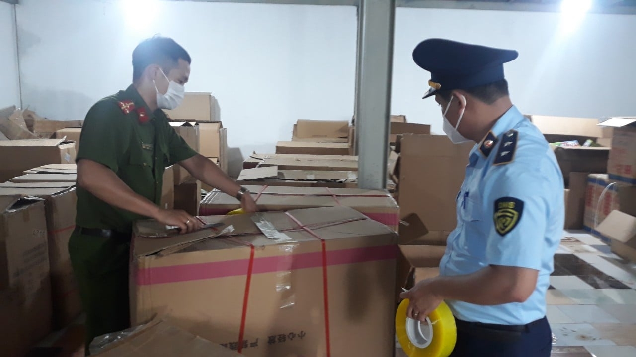Nam Định: Triệt phá kho đồ chơi Trung thu lớn kỷ lục