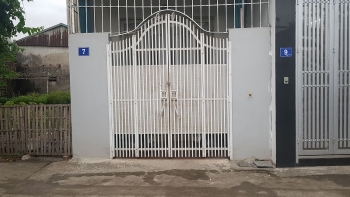Bé gái đang chơi trước nhà bất ngờ bị một thanh niên chém nhiều nhát