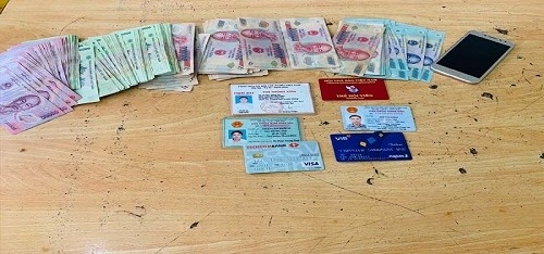bat qua tang ke gia danh nha bao nhan 50 trieu dong cua doanh nghiep