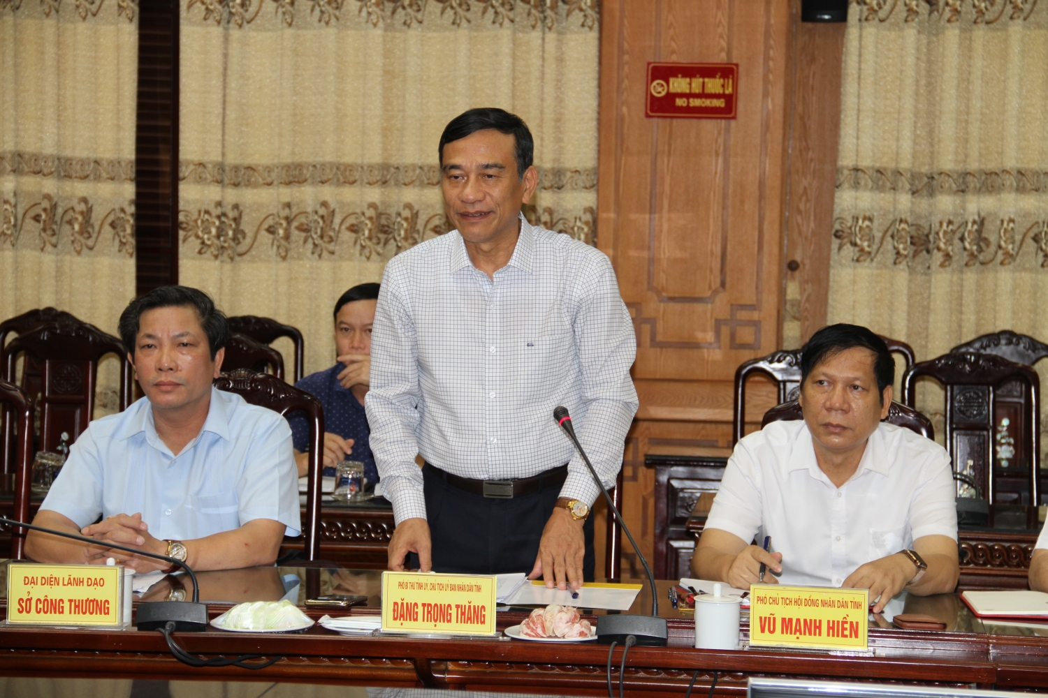 tong giam doc pvn le manh hung lam viec voi lanh dao ubnd tinh thai binh