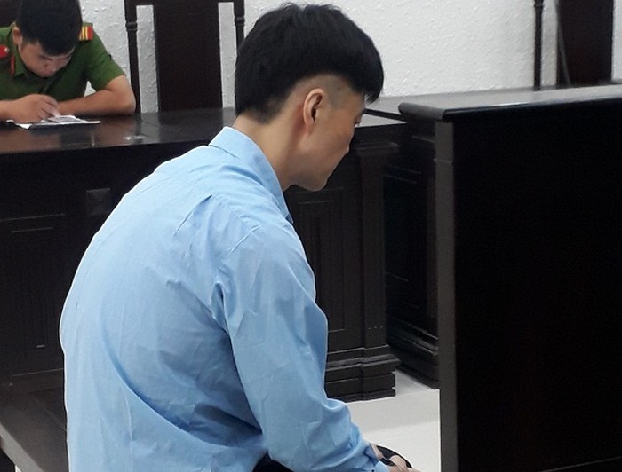 ten thu ky nguoi han phan chu tiep tay cho ke trom