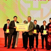 Petrovietnam ủng hộ Quỹ “Vì người nghèo” thành phố Hà Nội 1 tỷ đồng