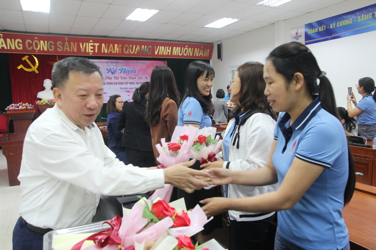 Phụ nữ trong giai đoạn tiếp nhận, vận hành NMNĐ Thái Bình 2