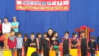 Kết thúc hành trình mang quà Tết Bính Thân cho bà con Tây Bắc