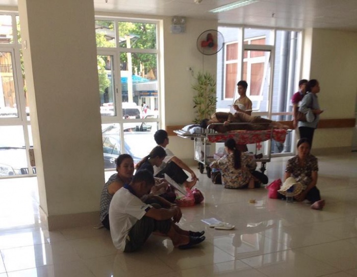 muon kieu nghi trua tai benh vien ngay nang nong