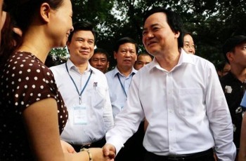 Bộ trưởng GD&ĐT: 'Giám thị phải nghiêm túc, đến đây không phải để đọc báo'
