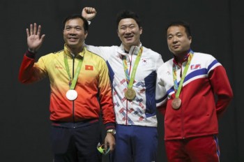 [VIDEO] Hoàng Xuân Vinh 'hụt' HCV Olympic súng ngắn 50m đầy tiếc nuối
