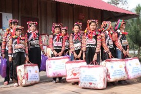 “Đường lên Tây Bắc xa xôi…”
