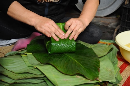 Phụ nữ ở "làng bánh chưng"