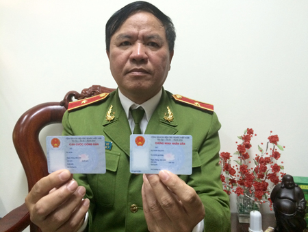 cmnd con thoi han nguoi dan khong can doi sang the can cuoc